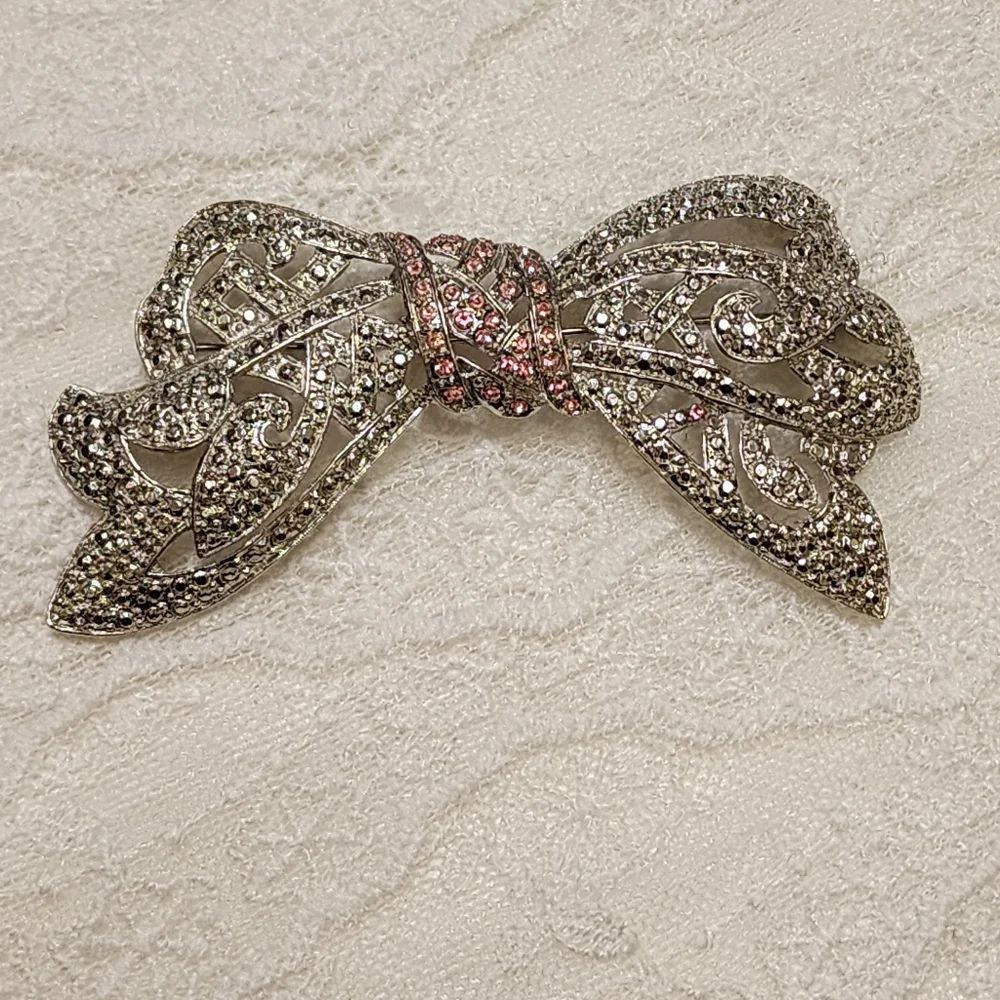 None vintage bow